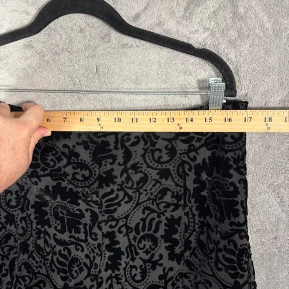 Jones New York A-Line Midi Skirt Size 10 Black Velvet Burnout Damask Gothic Y2K - Picture 9 of 12